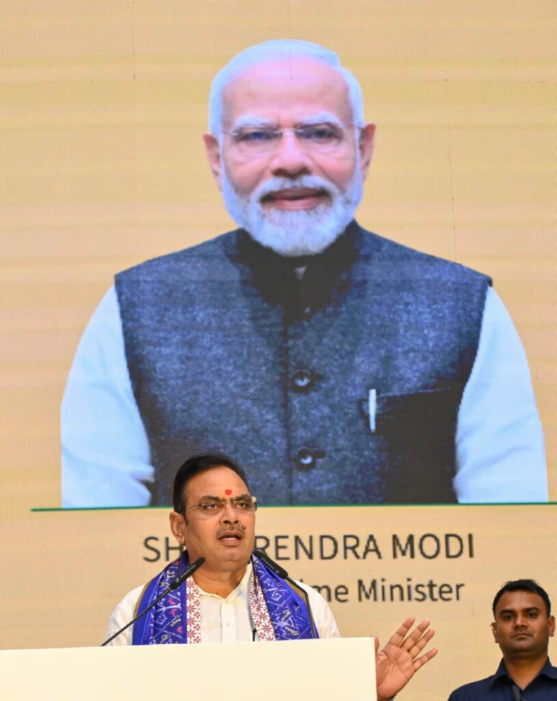 अहमदाबाद में ग्राम 2026 इन्वेस्टर मीट के दौरान मुख्यमंत्री भजनलाल शर्मा निवेशकों को राजस्थान में कृषि, डेयरी और एग्री बिजनेस निवेश के अवसरों पर संबोधित करते हुए।